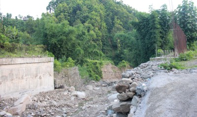  लेदुवा खोलाको पुल सात वर्षदेखि अलपत्र,स्थानीयलाई सास्ती 